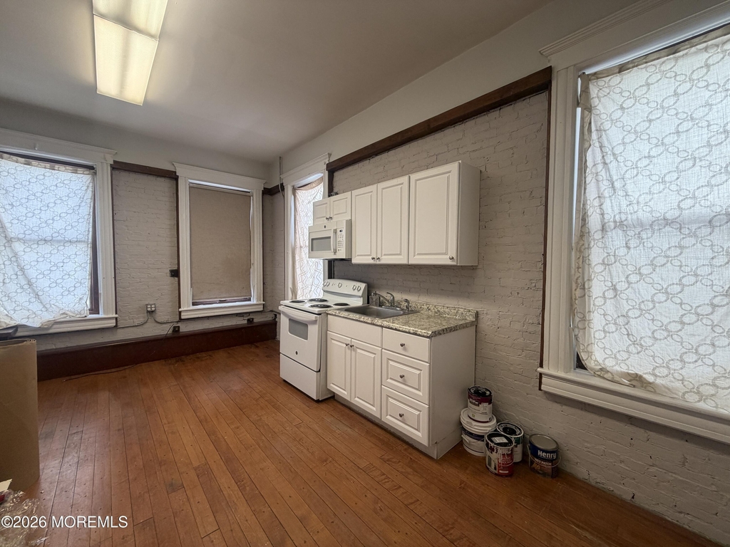 23 W Main Street - Photo 2