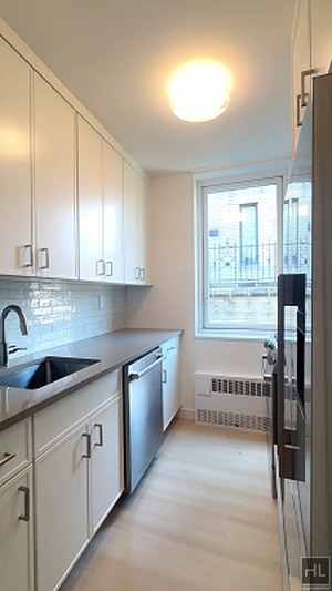 East 34 Street - Photo 2