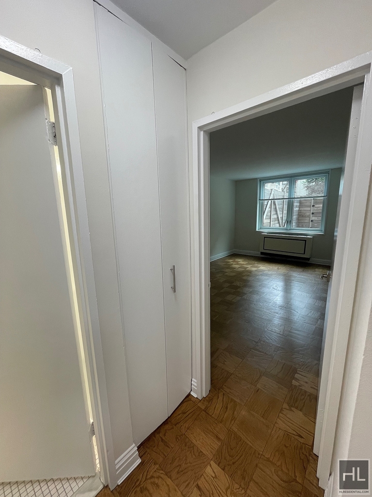 East 71st Street - Photo 12