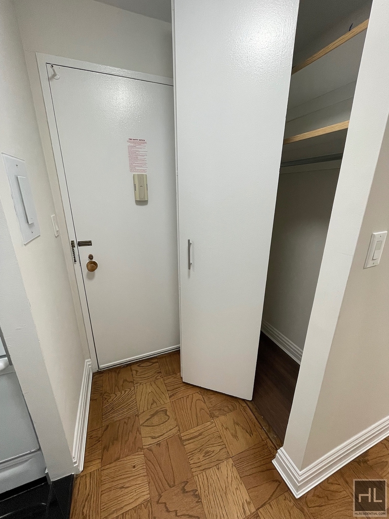 East 71st Street - Photo 11