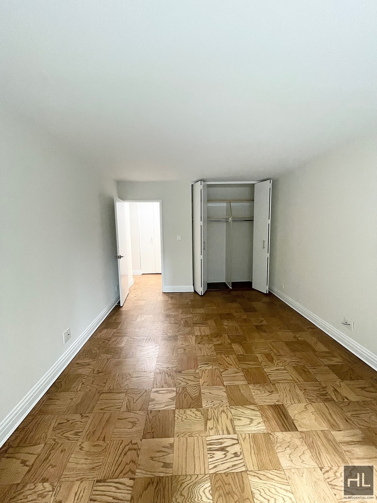 East 71st Street - Photo 4