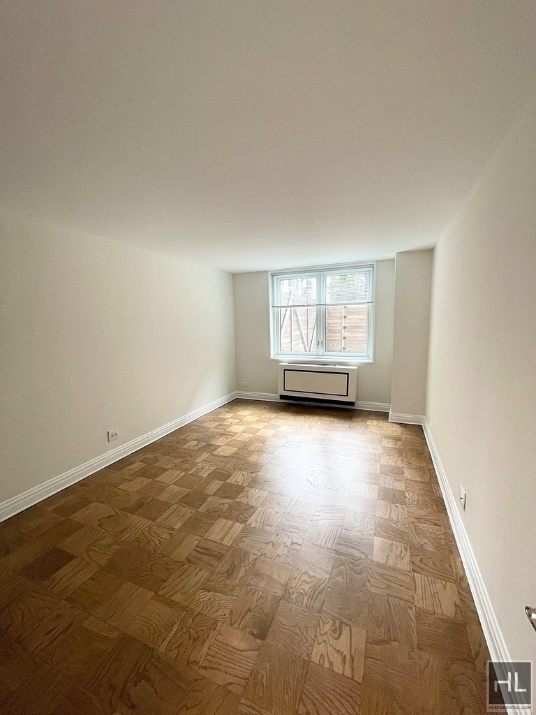 East 71st Street - Photo 3