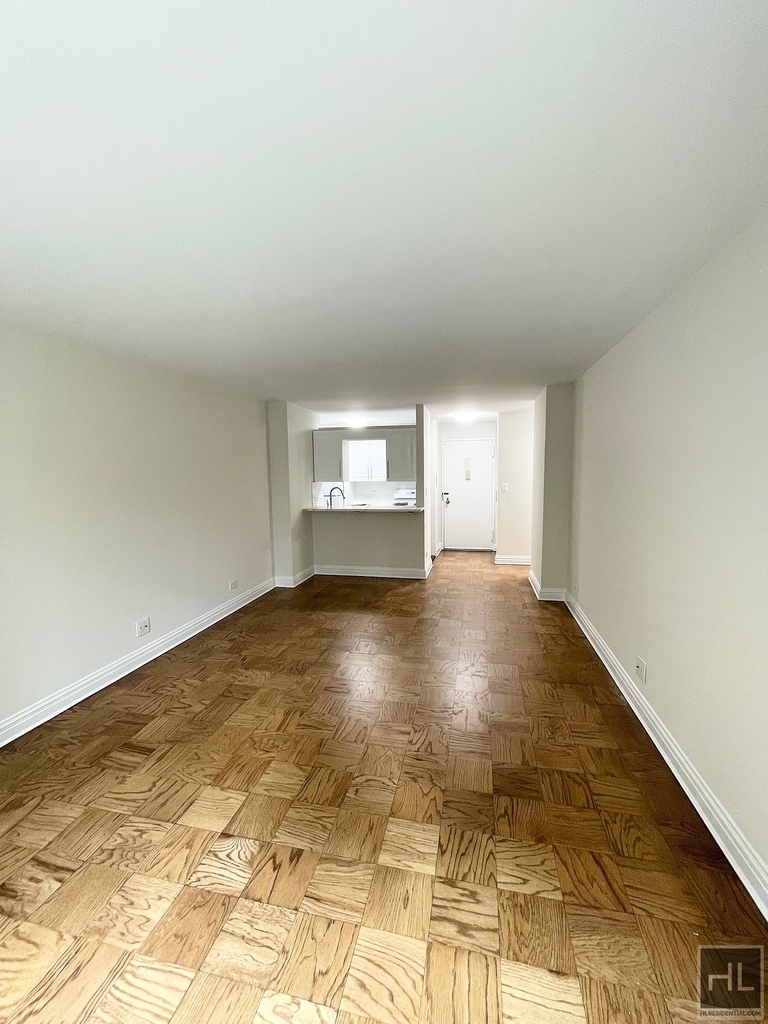 East 71st Street - Photo 2