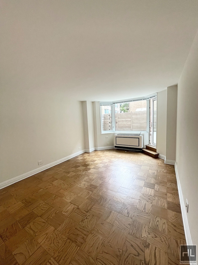 East 71st Street - Photo 0