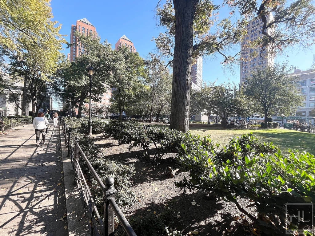 5 Avenue - Photo 0