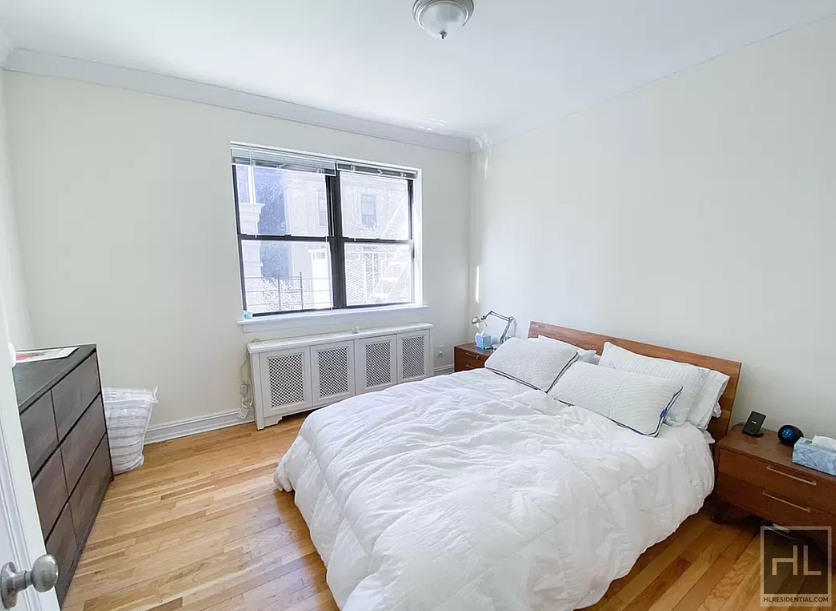 East 76 Street - Photo 2