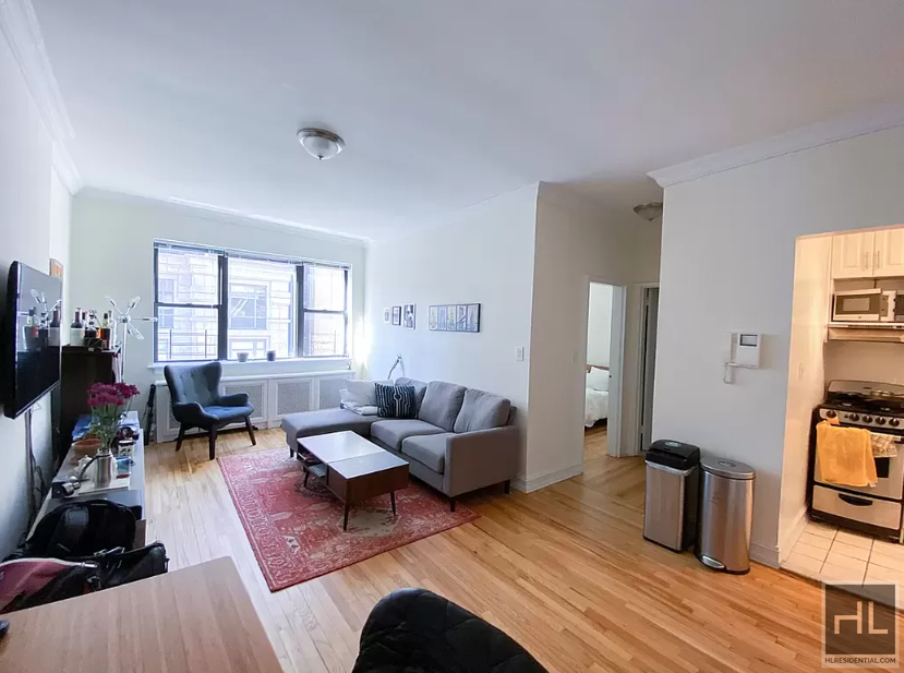 East 76 Street - Photo 0