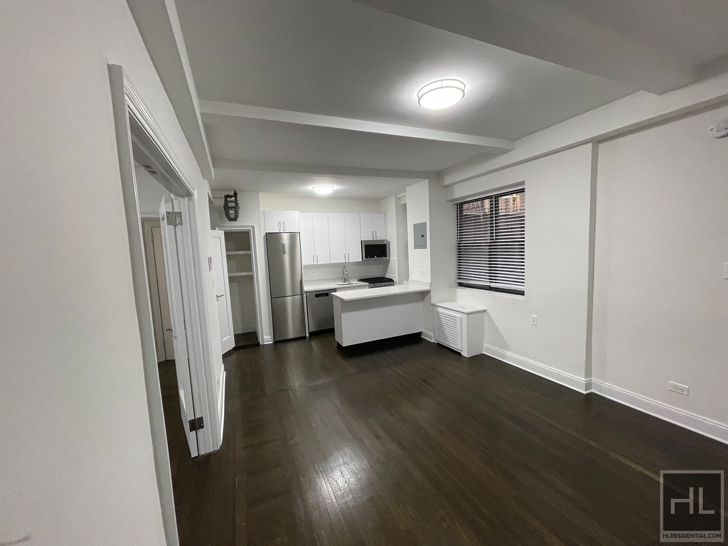 West 55 Street - Photo 0