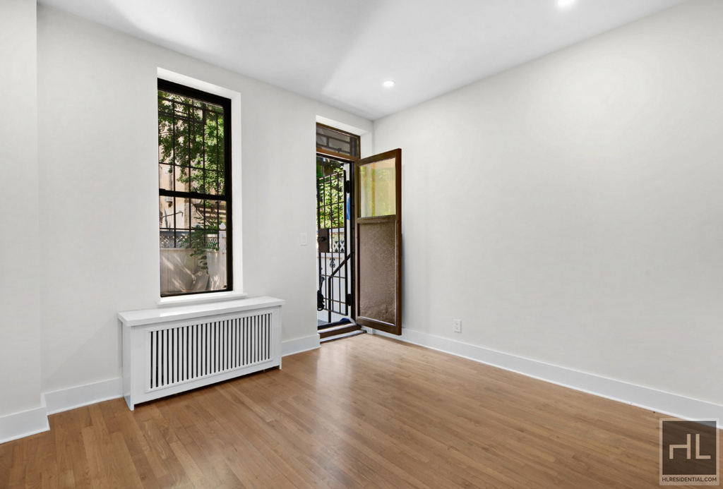 West 49 Street - Photo 0