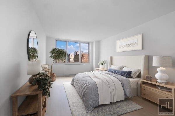 East 34 Street - Photo 3