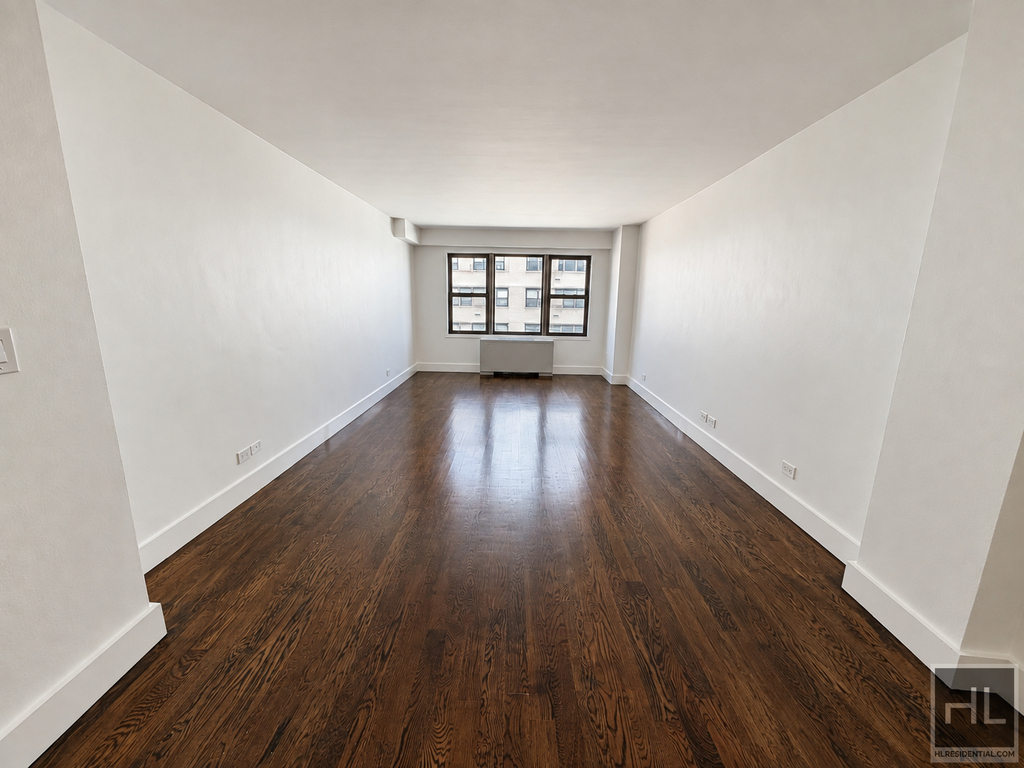 East 63 Street - Photo 3