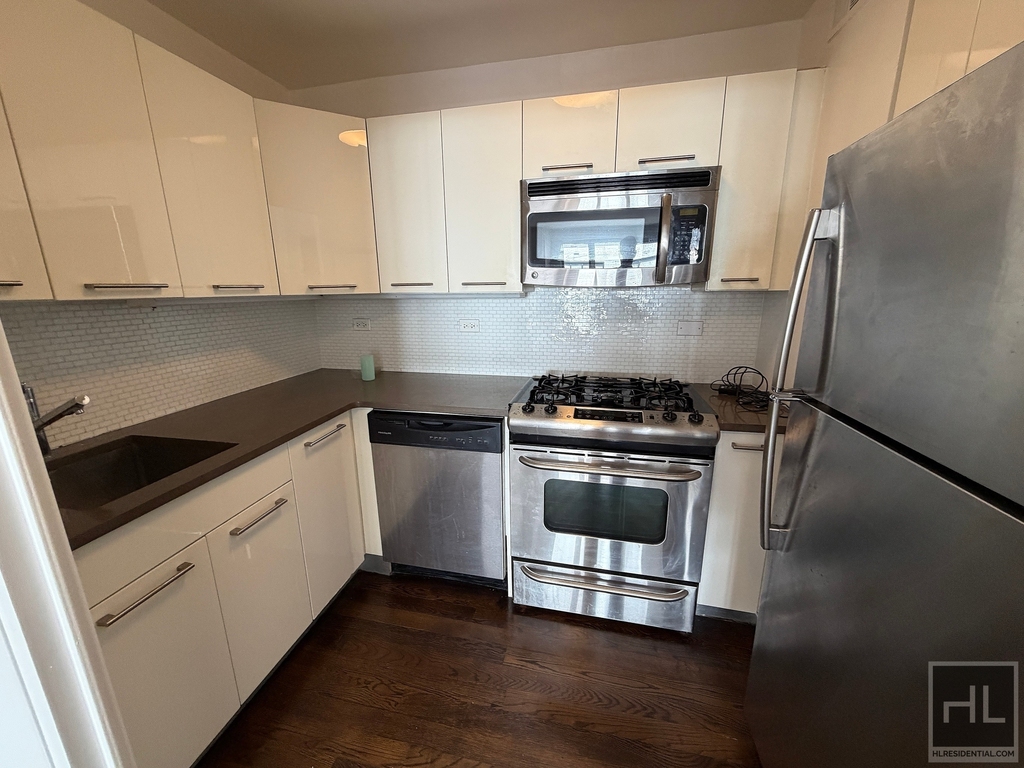 East 63 Street - Photo 1