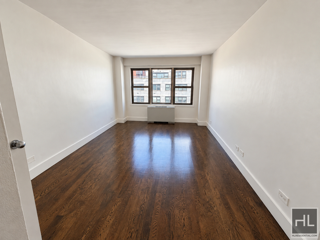 East 63 Street - Photo 0