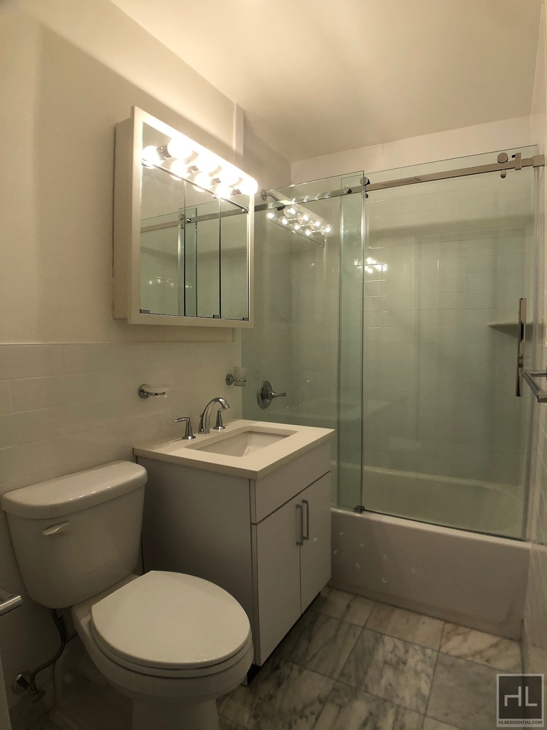 West 22 Street - Photo 3