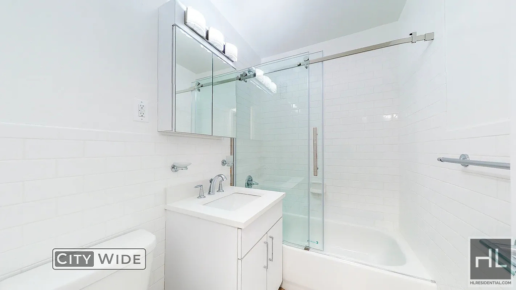 East 63 Street - Photo 3