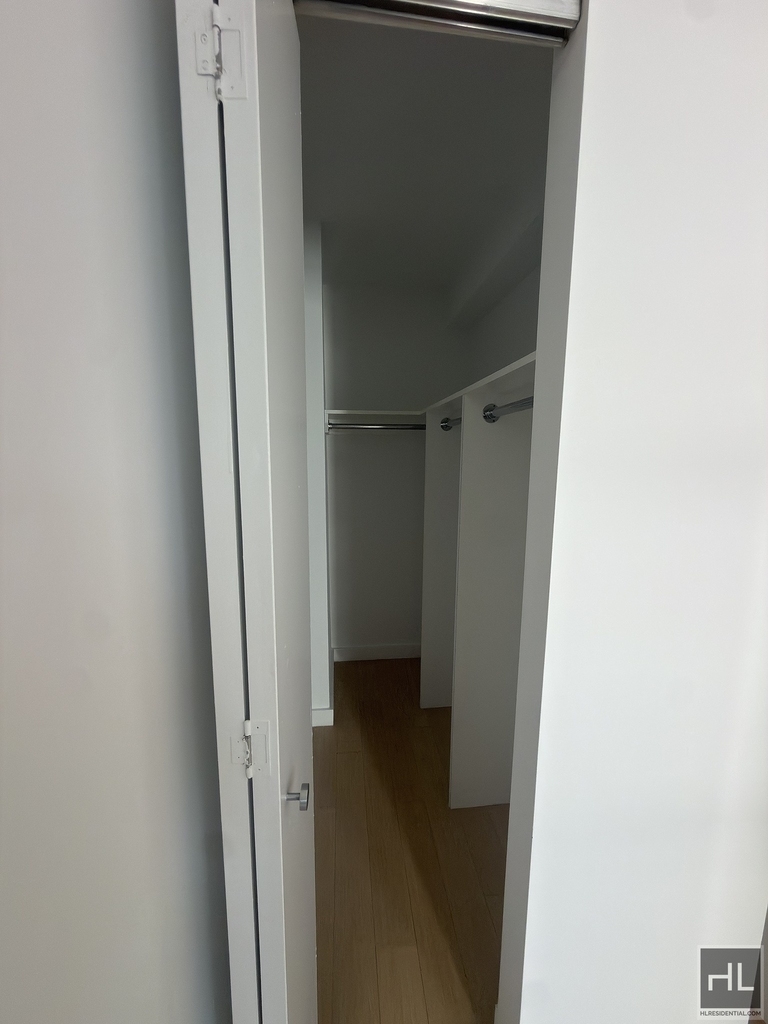 East 39th Street - Photo 5