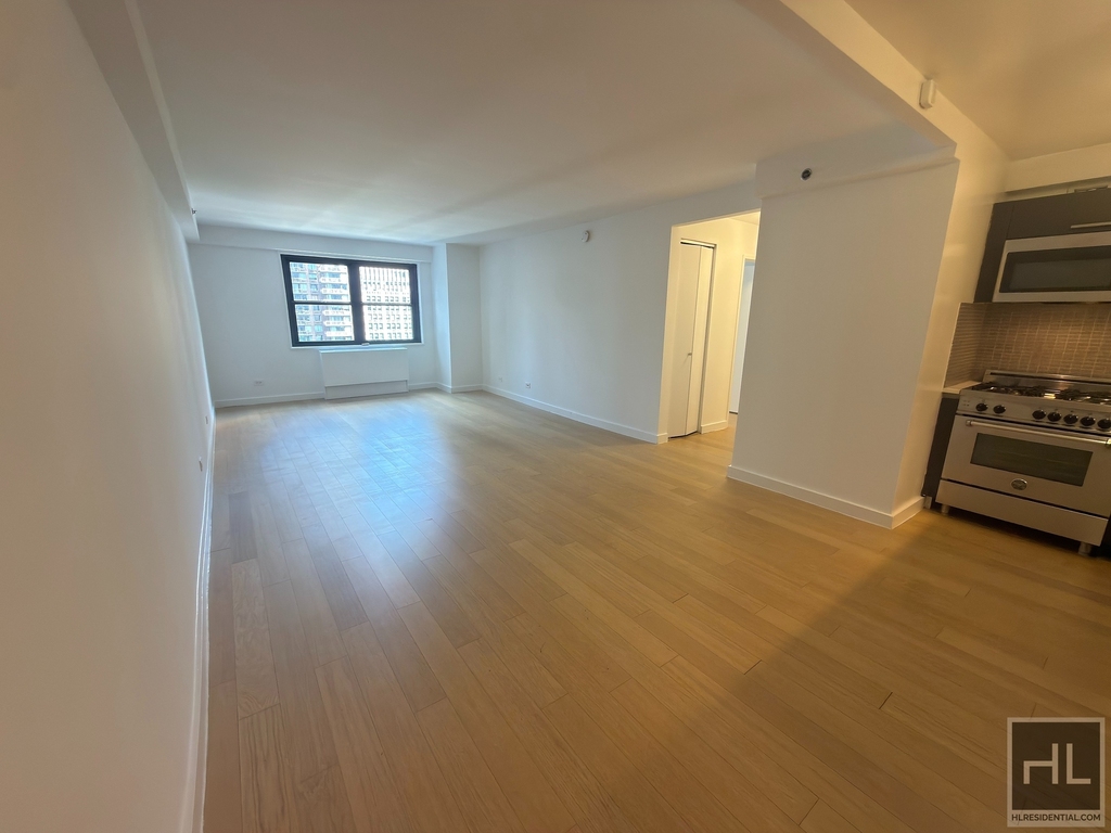 East 39th Street - Photo 1