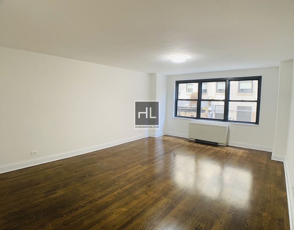 5 Avenue - Photo 2