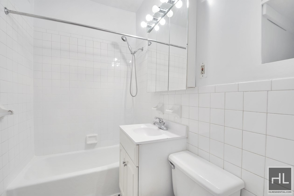 West 49 Street - Photo 4