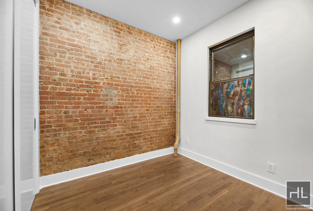 West 49 Street - Photo 3