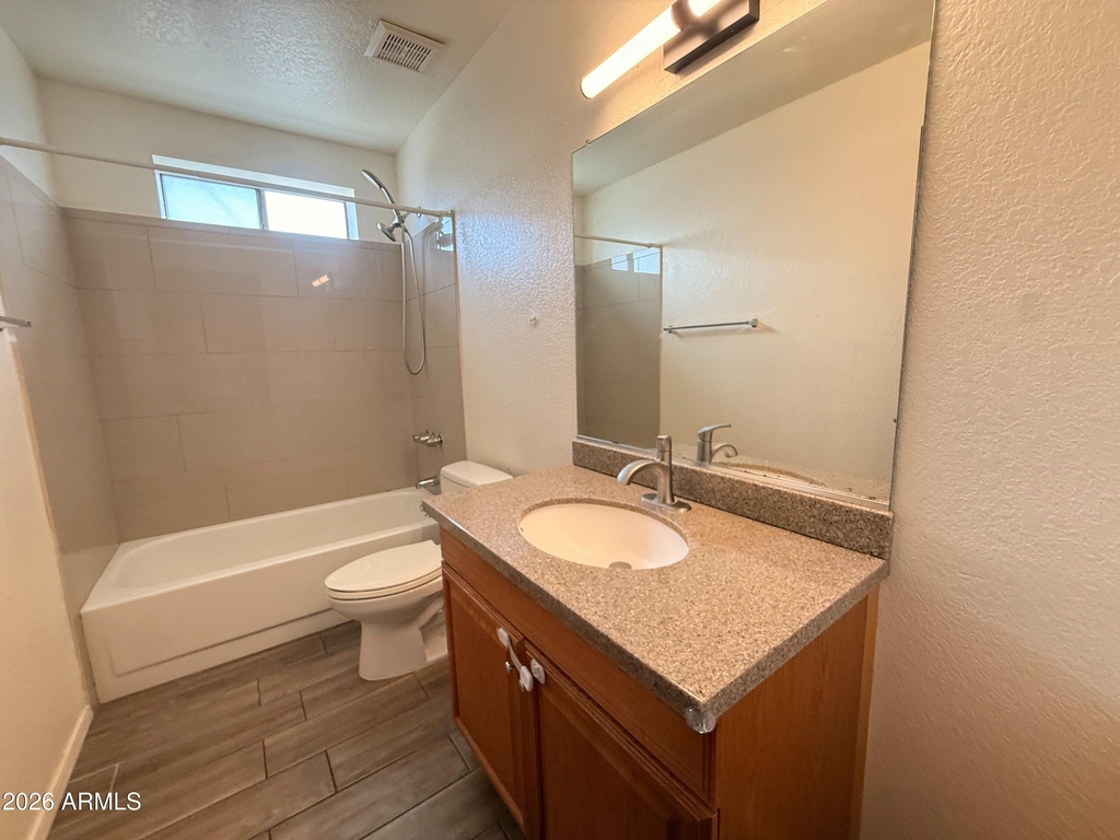 916 W Strahan Drive - Photo 19