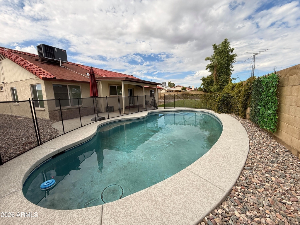 916 W Strahan Drive - Photo 24