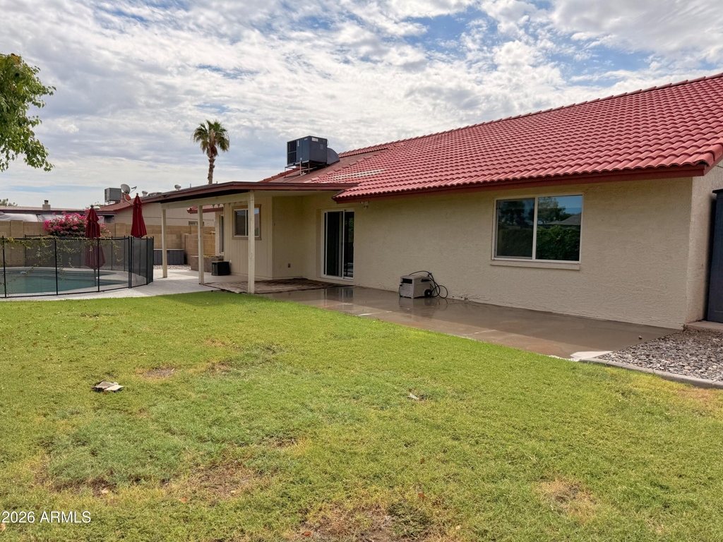 916 W Strahan Drive - Photo 22