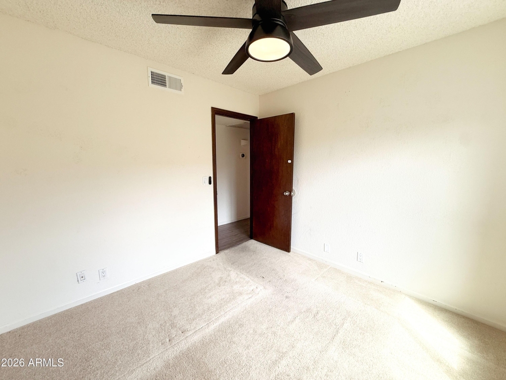916 W Strahan Drive - Photo 16