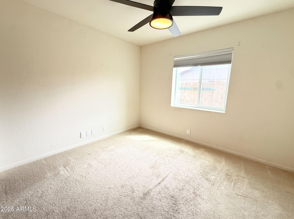 916 W Strahan Drive - Photo 17