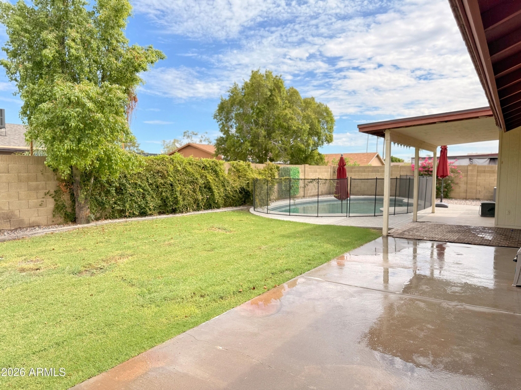 916 W Strahan Drive - Photo 21