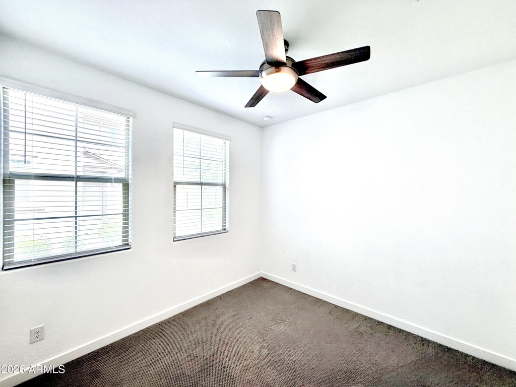 9923 E Tillman Avenue - Photo 3