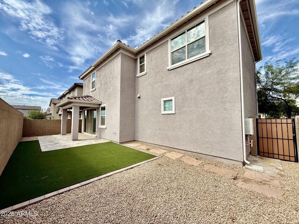 9923 E Tillman Avenue - Photo 2