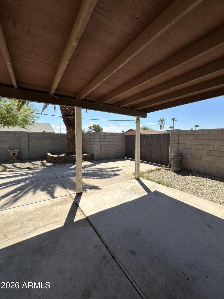5653 W Hatcher Road - Photo 17