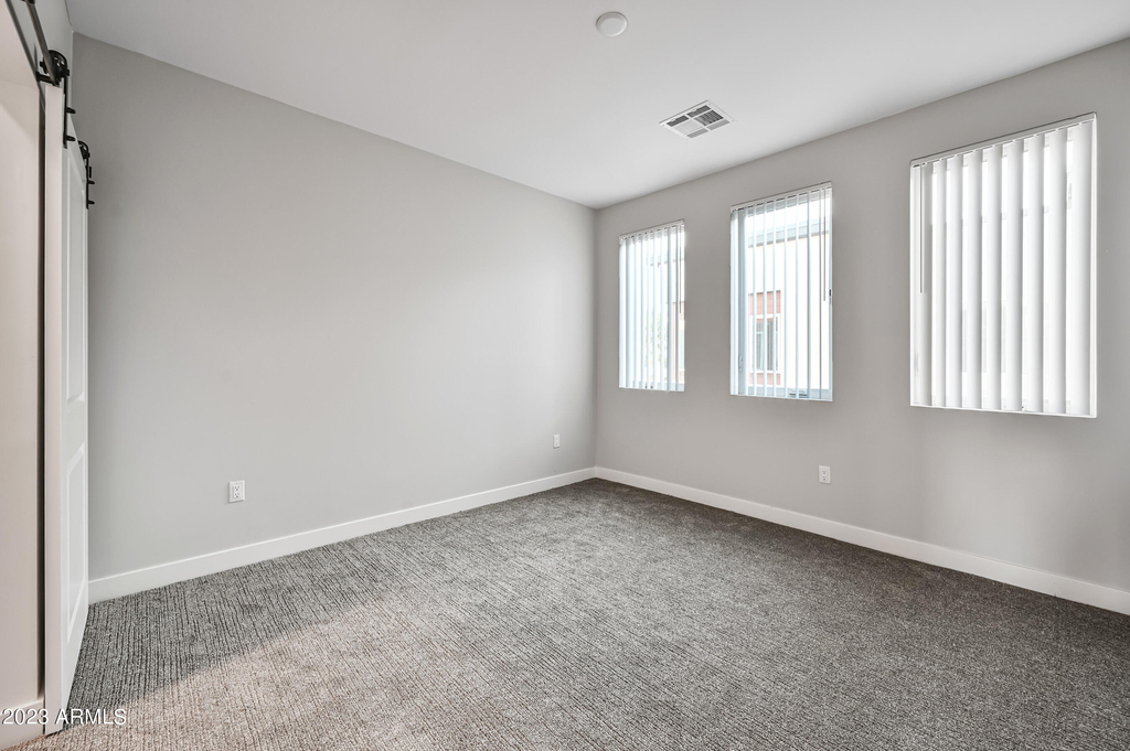 1023 W 5th Street - Photo 26