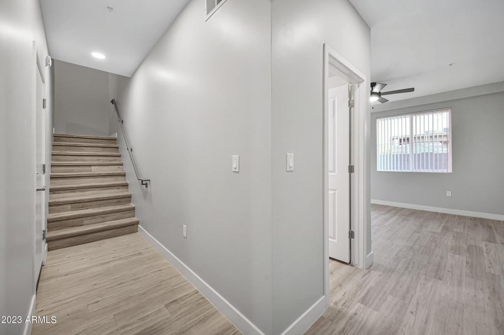 1023 W 5th Street - Photo 14