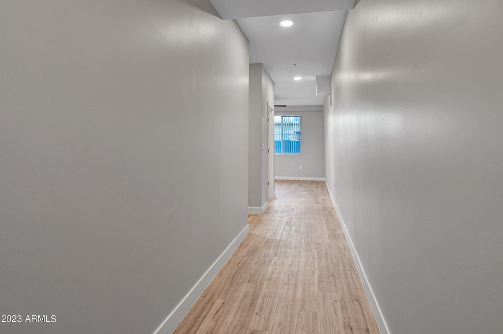 1023 W 5th Street - Photo 1