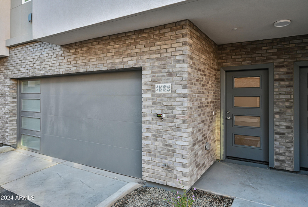 1023 W 5th Street - Photo 0