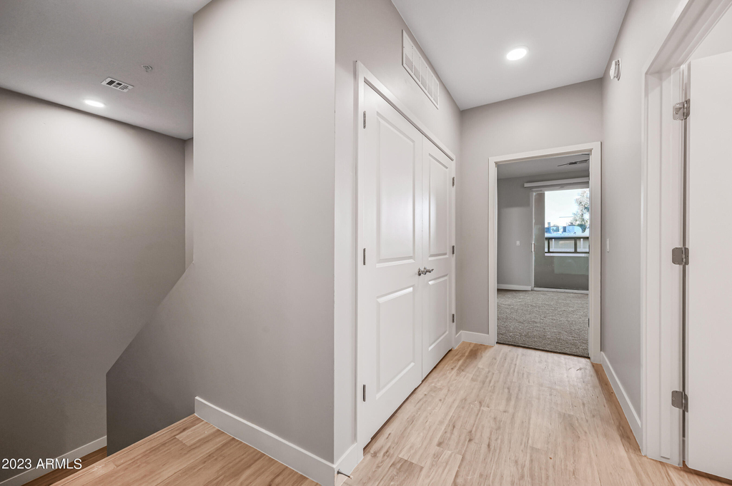 1023 W 5th Street - Photo 15