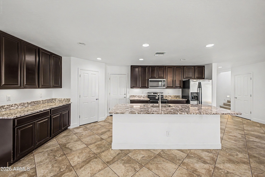 16332 W Moreland Street - Photo 6