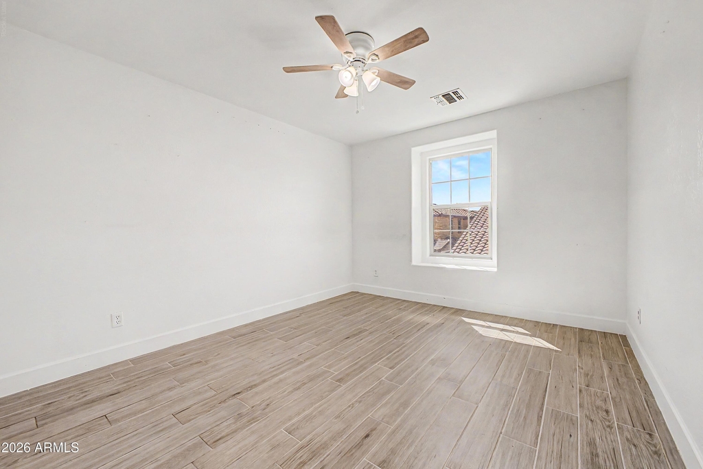 16332 W Moreland Street - Photo 20