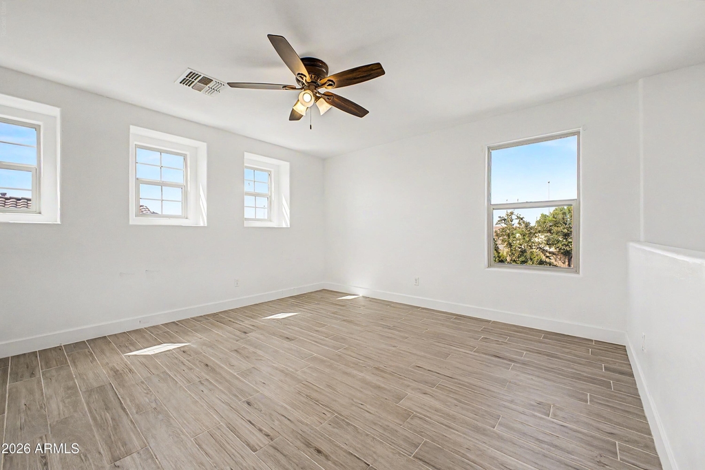 16332 W Moreland Street - Photo 8