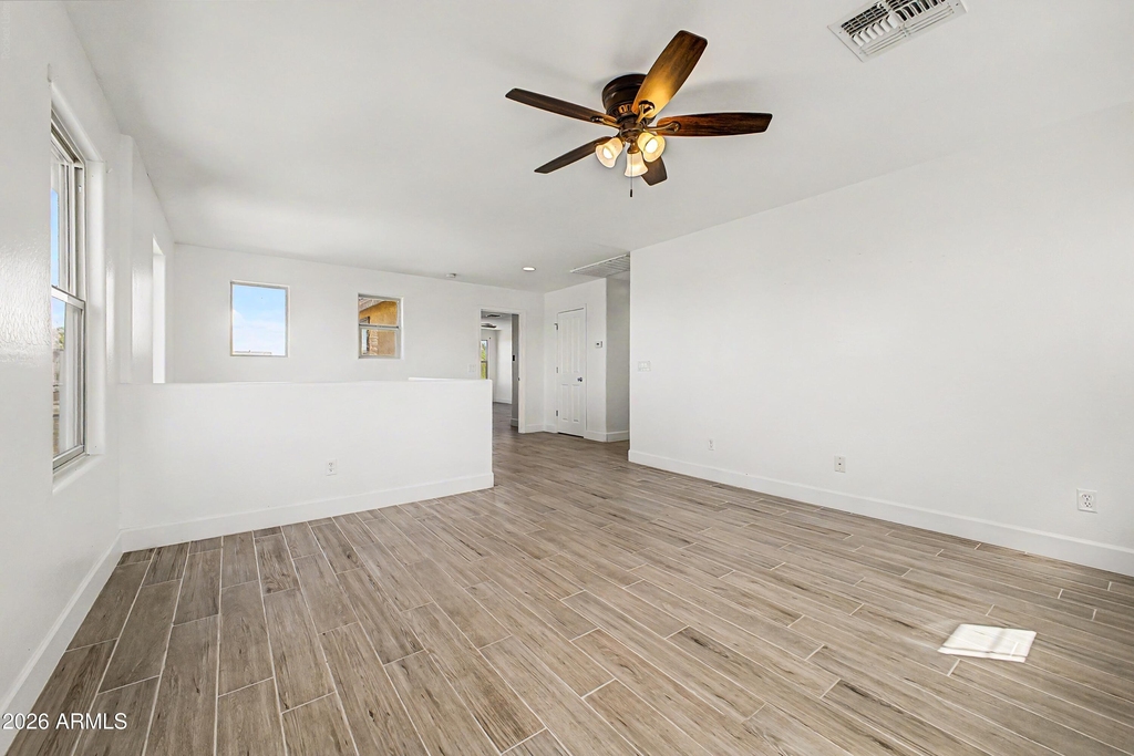 16332 W Moreland Street - Photo 10