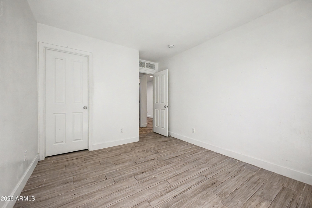 16332 W Moreland Street - Photo 24