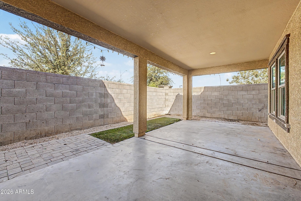 16332 W Moreland Street - Photo 28