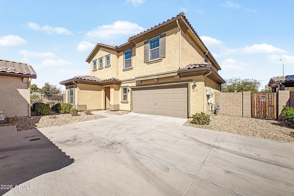 16332 W Moreland Street - Photo 1