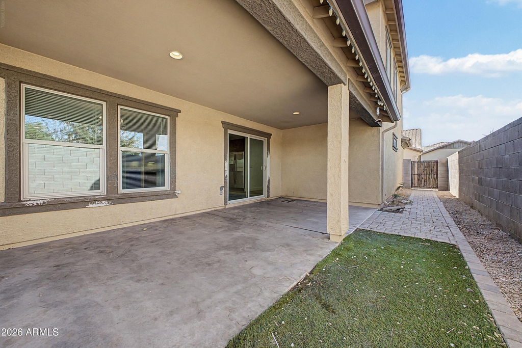 16332 W Moreland Street - Photo 30