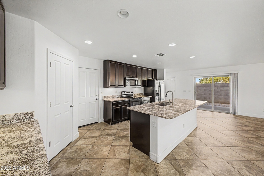 16332 W Moreland Street - Photo 5