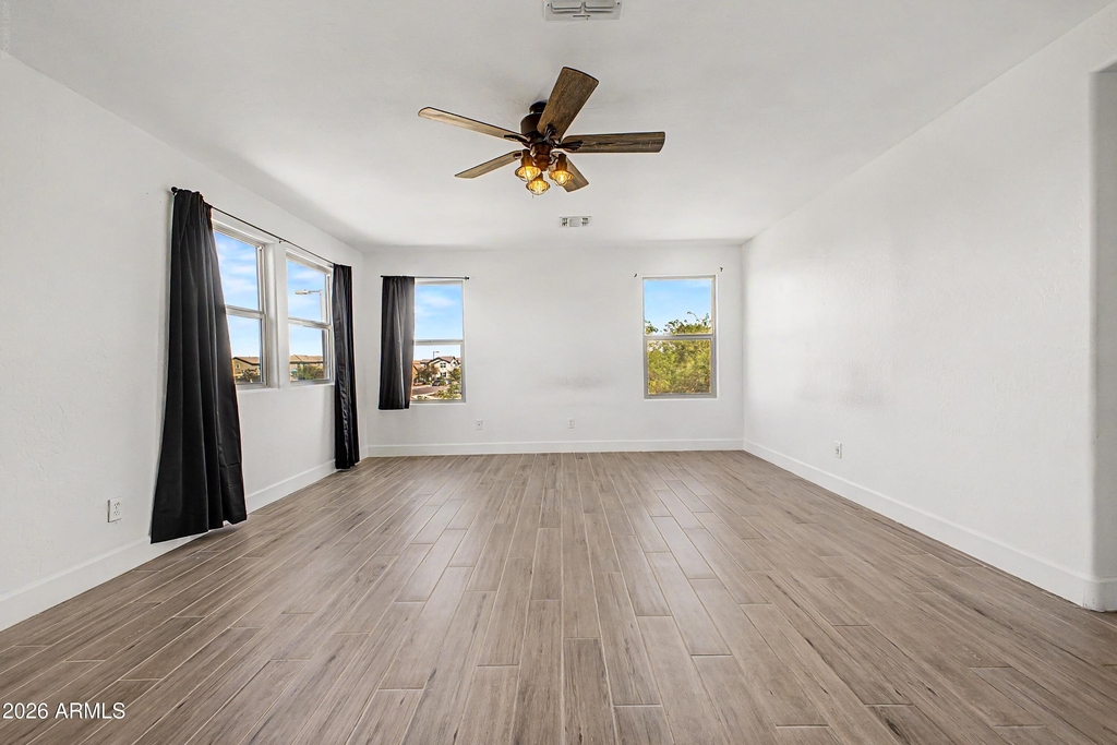 16332 W Moreland Street - Photo 12