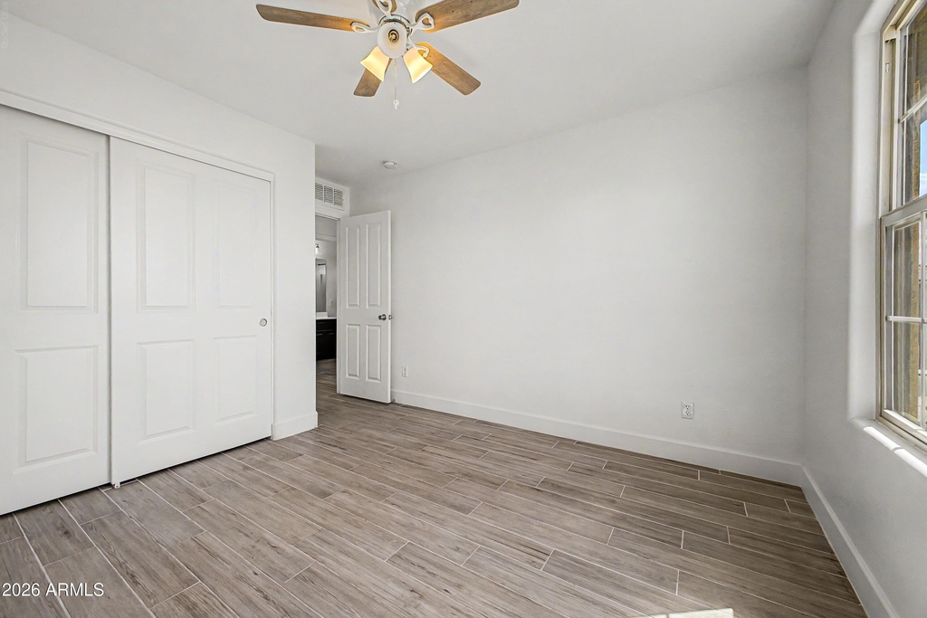 16332 W Moreland Street - Photo 19