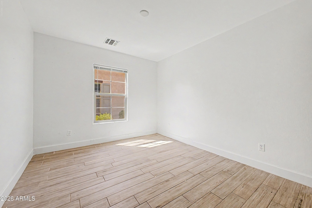 16332 W Moreland Street - Photo 23